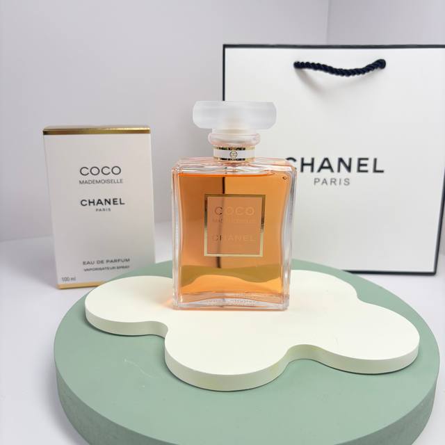 原单品质 DDD 戒不掉的迷恋 DDD 香奈儿Coco可可小姐让人迷恋的味道～ DDD 前调：柑橘、佛手柑、葡萄柚 DDD 中调：荔枝、茉莉、玫瑰 DDD 后调