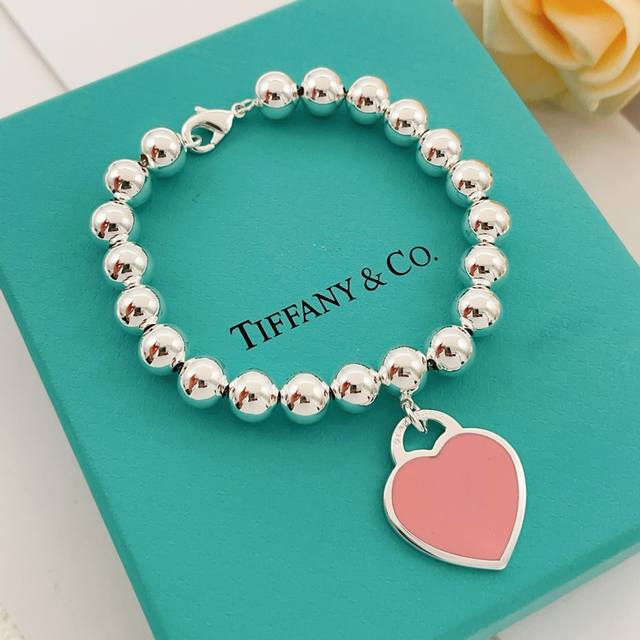 Tiffany*蒂芙尼最新款 银色粉爱心手链 一致Zp黄铜材质，非常的上镜设计很特别值得入手高级手工坊系列 DDD