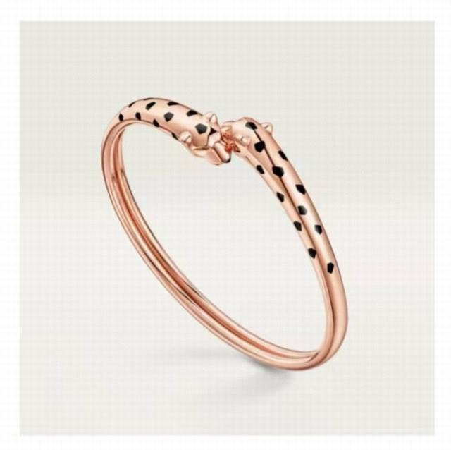 细版光金双头豹子版 霸气花斑黑豹手镯。PanthèRe De Cartier卡地亚豹子手镯，电镀18K金！亚金材质男女都可佩戴哦刻有Logo DDD