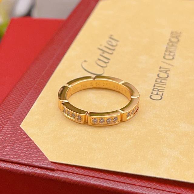 大小尺寸:6号、7号、8号 DDD Cartie*卡地亚最新款玫瑰金色镶钻戒指 一致Zp黄铜材质，非常的上镜设计很特别值得入手高级手工坊系列 DDD