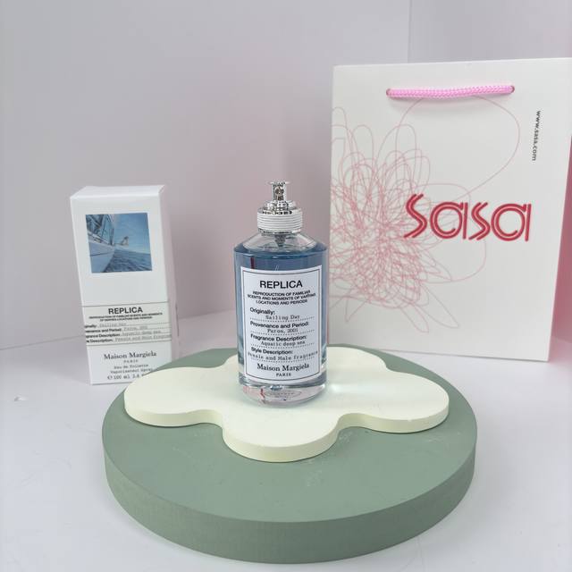 原单品质 DDD 梅森马吉拉 航行物语 DDD 这是一个水生木质调 DDD 前调：海水 醛 杜松 DDD 中调：芫荽 鸢尾花 玫瑰 DDD 后调：海藻 龙涎香