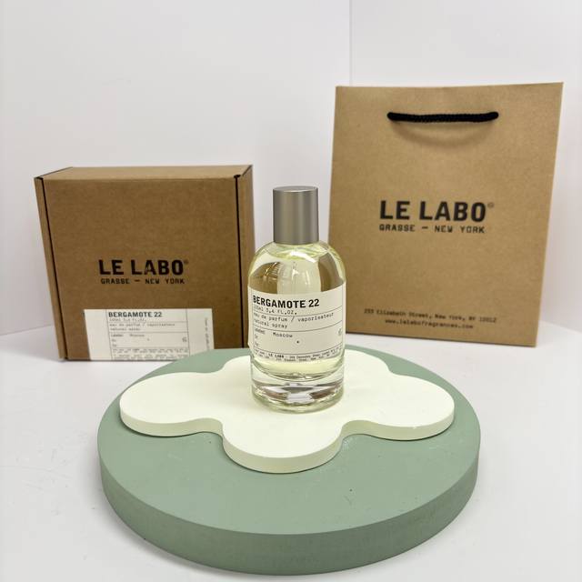 原单品质 DDD Lelabo 实验室 Bergamote 22香柠檬，这款香水个人认为最大的特色就是清新，它的味道很清甜，清新，有着花香味，又有些葡萄柚的苦涩