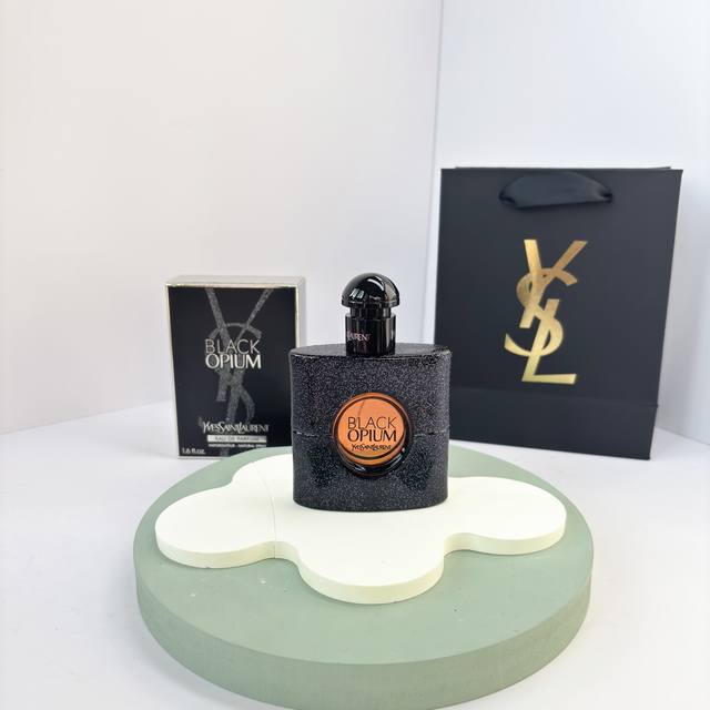 原单品质 DDD Ysl Black Opium黑鸦片 DDD 这是一个美食东方调 DDD 前调：咖啡 柑橘 DDD 中调：橙花 晚香玉 茉莉 DDD 后调：麝