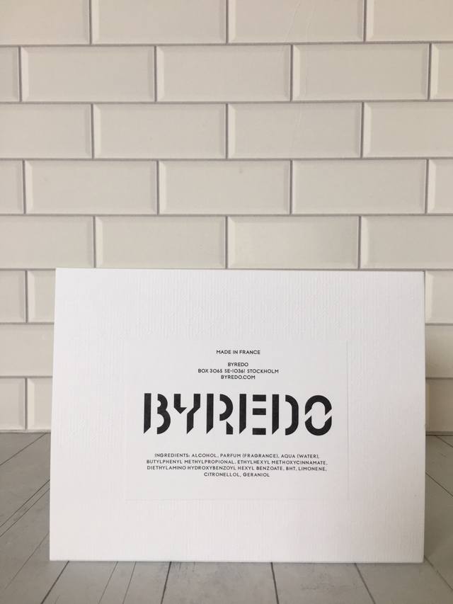 原单品质 DDD 无人区玫瑰味道，香水界的L.V，你可以不买，但不能不知道的拜里朵！被誉为香水中的L.V拜里朵品牌成立于2006年，黑白色调的包装，简单的线条，