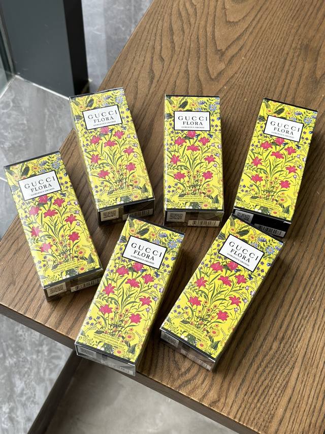 原单品质 DDD 新香速递古驰绮梦香草兰 DDD 古驰绮梦系列又添新品 DDD 绮梦香草兰香型女士香水 DDD 穿梭于夏日绮丽花园、空气中弥漫着香草的气息阳光穿