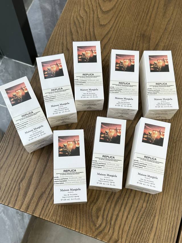 原单品质 DDD 马吉拉Music Festival 音乐盛典香水 DDD 复刻记忆 伍德斯托克，1969 DDD 真的很小众，颜值真的高！即使没有华丽的包装。