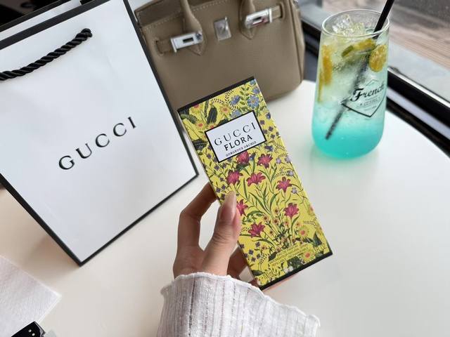 原单品质 DDD 古驰绮梦香草兰‘高能香’抛弃条条框框做行动派女孩，注入高能好运 DDD 这是一款充满反差感的独特味道，甜美又冷冽 DDD 温暖美食调碰撞清新水