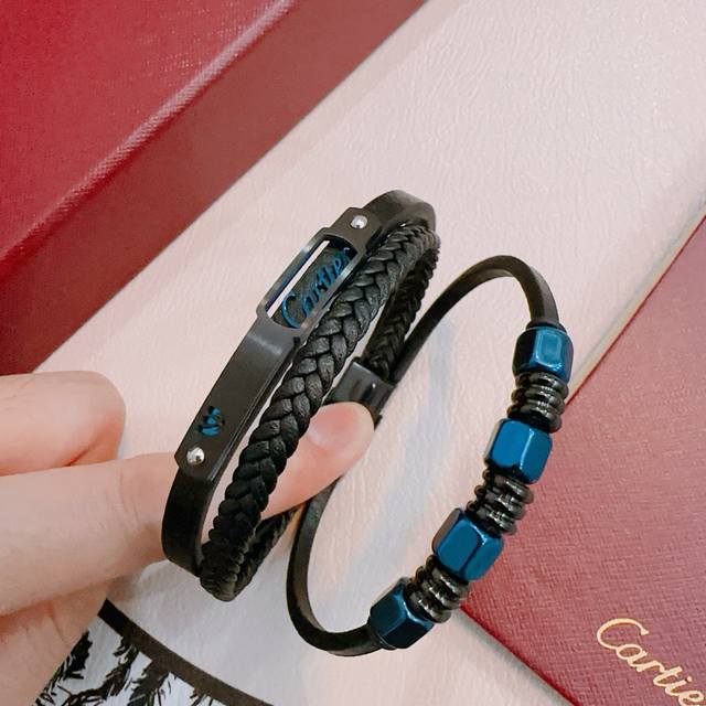 高品质卡地亚牛皮手绳手链原单货专柜新款开模复古潮流时尚必备 男女均可佩戴 情侣款同款 摇滚朋克泰银风格 复古元素 潮流百搭 官网同款牛皮最新款链条档次更高明星经
