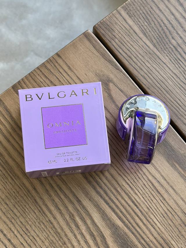 原单品质 DDD Bvlgari Omnia AméThyste宝格丽 DDD 规格:65Ml DDD 前调：葡萄柚 、绿叶 DDD 中调：鸢尾花、玫瑰 DDD