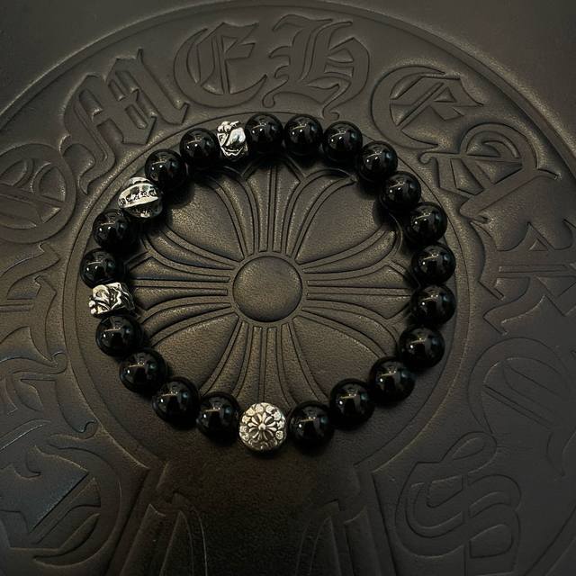 新款 专柜品质 Chrome Hearts克罗心 经典复古多元素黑曜石手链 手串，凹凸造型不同的花纹设计风格 呈现出与众不同 十字架 童军花是克罗心的志 所以更