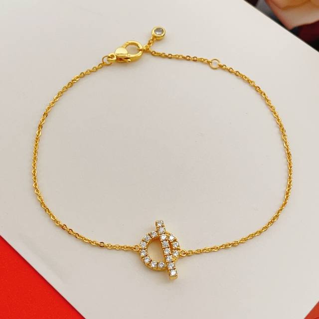 金色 DDD He Mes最新款圆形猪鼻子镶钻金色手链 一致Zp黄铜材质，非常的上镜设计很特别值得入手高级手工坊系列 DDD