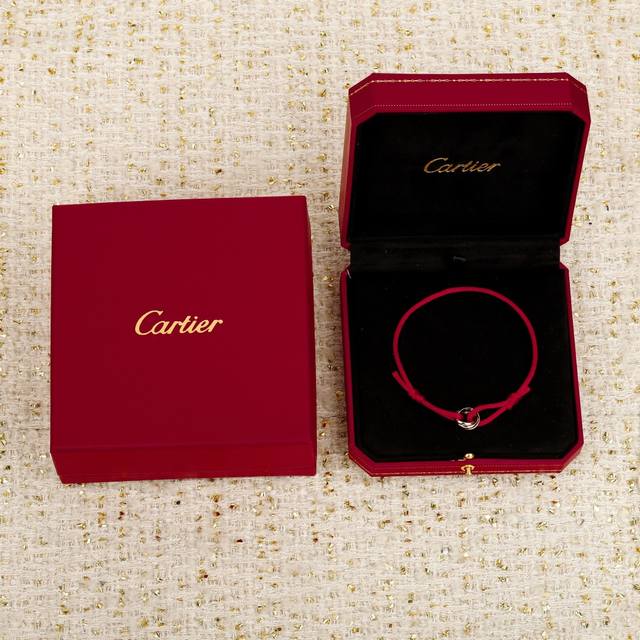 我们出品 Zp入手粉色5790+，认准唯一一家真正购入珠宝类Zp开发的，可订做真金真钻，只做对版Zp真金货，Pk市面各种金货量大咨询客Fu DDD 卡地亚C R