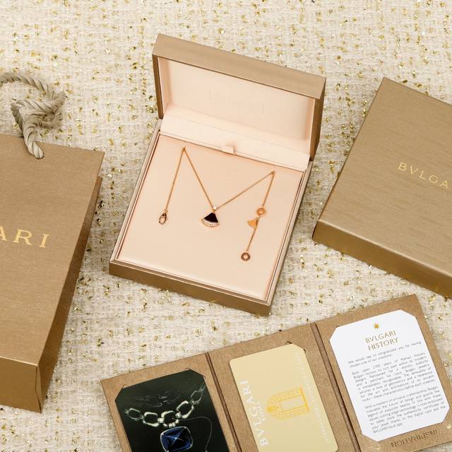 我们出品 宝格丽小裙子带钻项链 Zp30 700+ 可订做真金真钻，只做对版Zp真金货，Pk市面各种金货 DDD Bv裙子项链，白色带钻款，出珠宝级的款式每次都