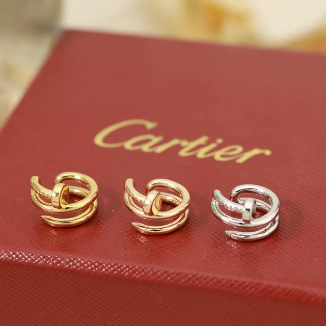 单只 DDD 卡地亚耳钉 钉子耳钉卡地亚 亚金 材质精工版，[偷笑][偷笑]钉子耳钉，刻有Logo钉子耳扣 钉子耳夹 DDD