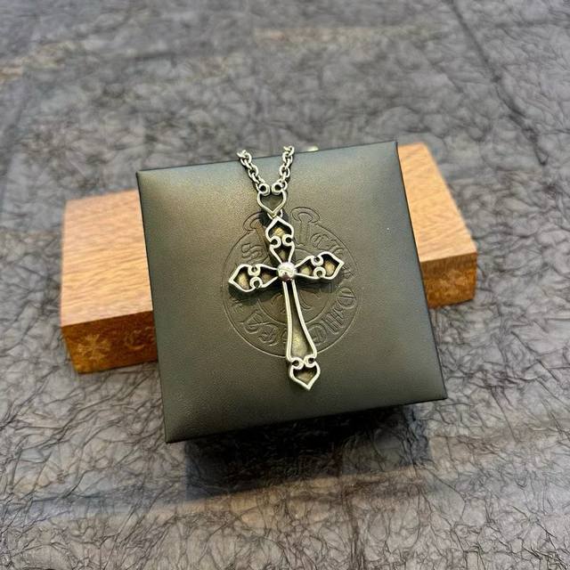 Chrome Hearts克罗心 原版复刻 精工版本 经典复古大号十字架吊坠项链 超级百搭 经典爆款 DDD
