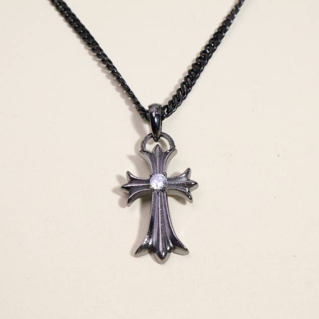 2026潮流时尚推荐 克罗心黑金项链，造型不同的花纹设计风格 呈现出与众不同 十字架 童军花是克罗心的志 所以更经久不衰 正品打版Chrome Hearts克罗