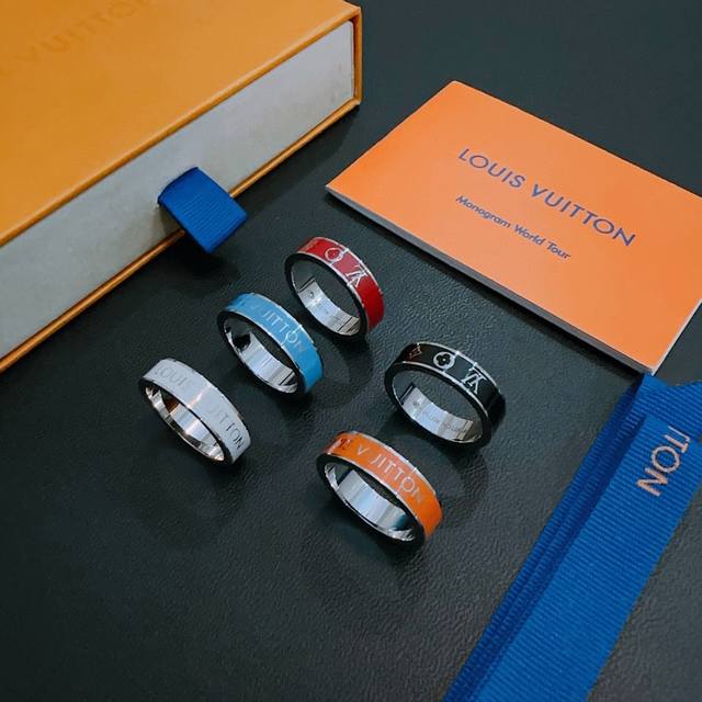 高品质路易威登Lv戒指原单货专柜新款开模复古潮流时尚必备 男女均可佩戴 情侣款同款 摇滚朋克泰银风格 复古元素 潮流百搭 官网同款项链最新款档次更高明星经典款系