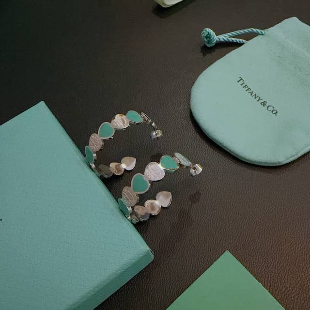 蒂芙尼耳环 Tiffny&Co. 专柜精工银版本 明星同款 复古做旧风 原版复刻 纯手工打造 ～正品开模潮流时尚必备 均可佩戴 情侣款同款 摇滚朋克银风格 潮流