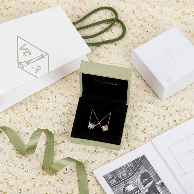 纯银 V金P240 DDD 我们出品 梵克雅宝万花筒Perlee项链 Zp44200+ 可订制18K真金真钻， 量大询客Fu DDD 万花筒项链一句话，要根据Z