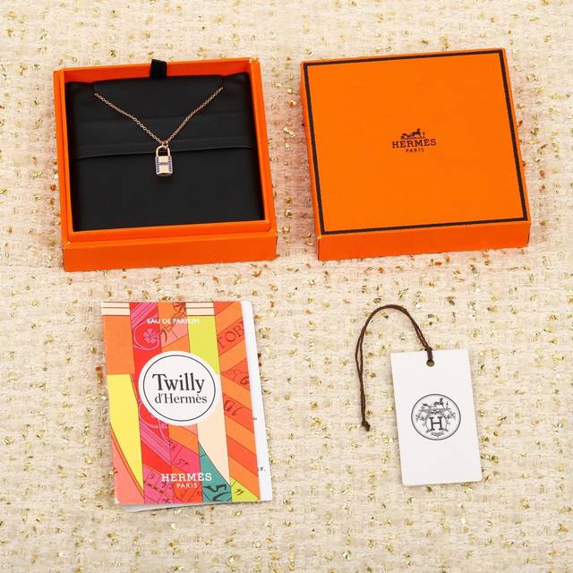 我们出品 ， Zp40 100+ 认准唯一一家真正购入珠宝类Zp开发的，可订做真金真钻，只做对版Zp真金货，Pk市面各种金货 DDD 爱马仕Amulettes