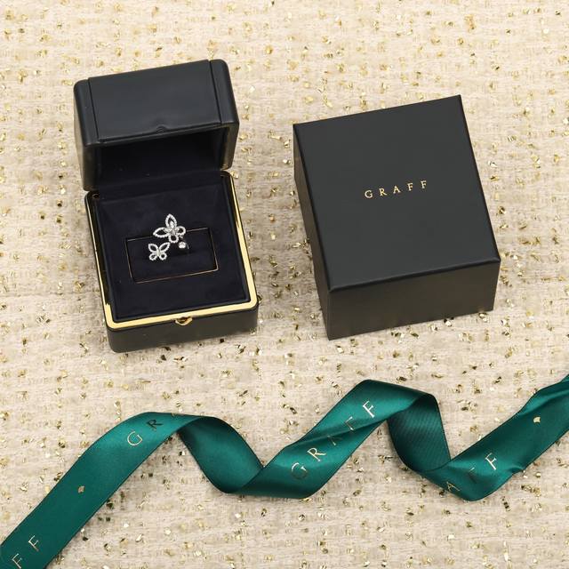 纯银 V金P190 DDD 我们出品 格拉芙幻影蝴蝶戒指 ，可订做18K真金真钻版，只做对版真金货，价询客Fu，Pk市面各种金货 DDD 优雅的蝴蝶幻影钻石戒指