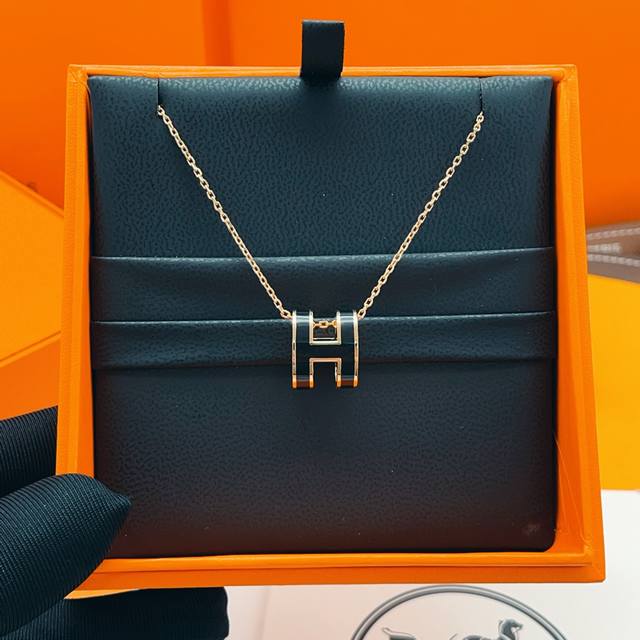 爱马仕He Mes最新款黑色珐琅玫瑰金色大号项链 一致Zp黄铜材质，非常的上镜设计很特别值得入手高级手工坊系列 DDD