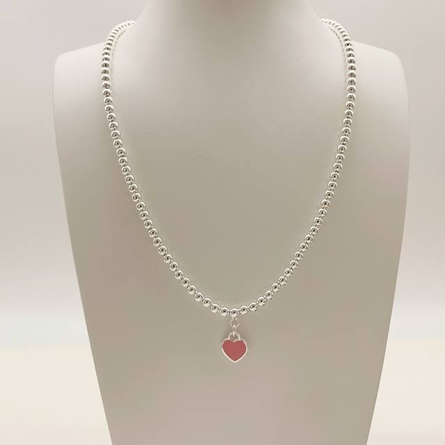 Tiffany*蒂芙尼最新款银色光面粉爱心项链 一致Zp黄铜材质，非常的上镜设计很特别值得入手高级手工坊系列 DDD