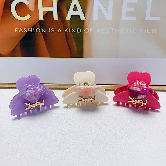 Ysl圣罗兰 DDD 杨树林发夹 DDD 醋酸心形钛钢抓夹气质百搭日常精致小单品 小仙女必入单品 宝藏款 闭眼入推荐款 单个 DDD