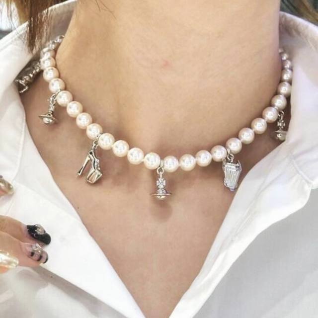 珍珠项链西太后 Viviennewestwood 什么是快乐星球，来，这就是快乐星球！重磅推荐，闭眼入准没错！纯粹王冠球是经典的象征，闪耀土星环勾勒未来波光流转