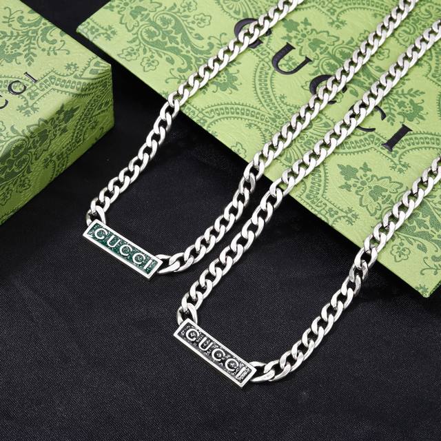 Gucci 古驰 项链最新火爆开启 双G 项链 绝对是古驰的风格夸张、重装饰、 超级好看代购级别 亚金材质 街拍范儿十足 DDD