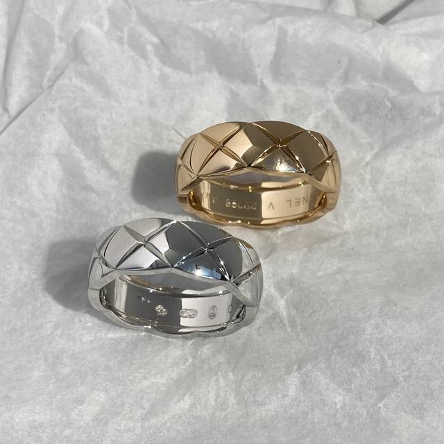 Xj0151 Cnc精工高版本 DDD Ch Nel 香 儿 宽版菱格光面戒指 DDD 经典菱格戒指热销款 闪亮亮的进口锆石折射出耀眼的火彩 市面最高版本 香家