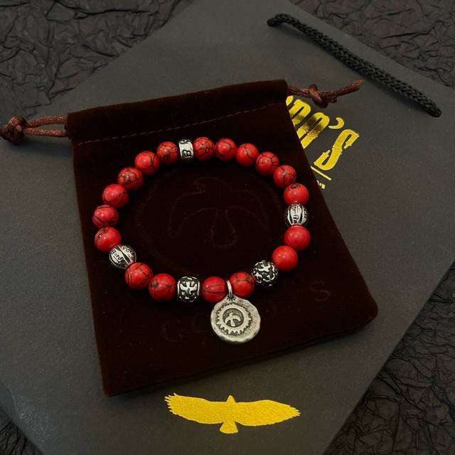 新品上架 Goro’S高桥吾郎小银牌红色琉璃珠手串手链，顶级版本 认准独家拍摄 主攻高端市场 绝对区别普通版本！图片产品细节与Zp一致！原版制作工艺 精工品质
