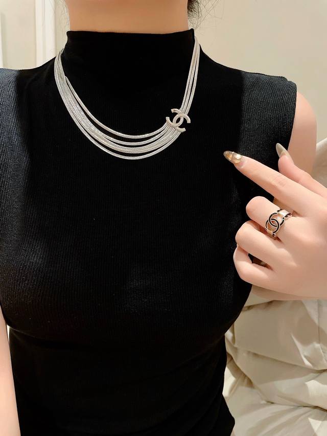 编号Xxl0278 DDD Ch*Nel最新款银色多层次光面项链 一致Zp黄铜材质 DDD