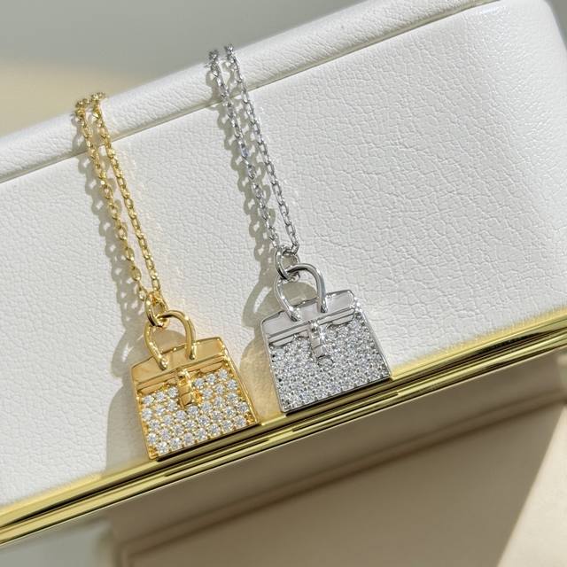 A0470 最新 凯莉 手提包项链，高端定制 925纯银镀金镶钻，好别致！实心包包各种细节 各种百搭精致女人 白金色 香槟金两色 电镀厚金 纯银项链 DDD