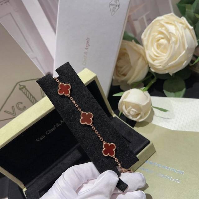 V金材质Vca红玉髓五花手链 DDD