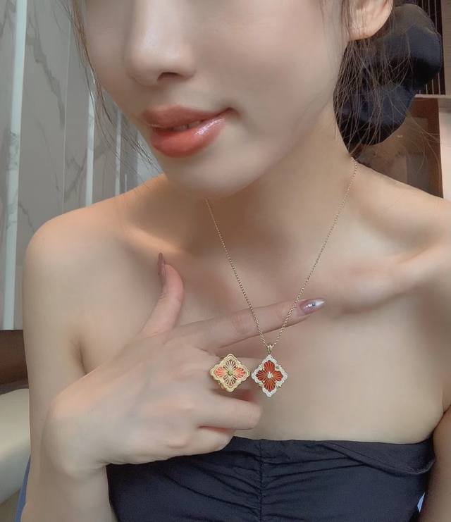 V金材质咪金精工布契拉提红玉髓单花项链 DDD