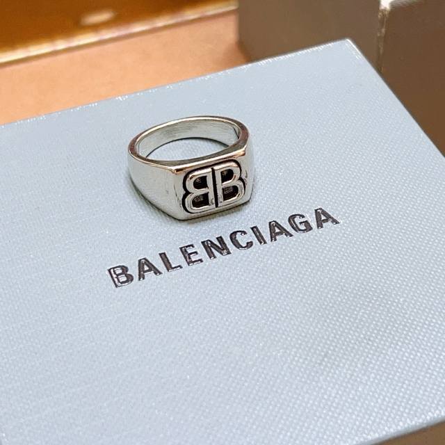原单货新品 巴黎世家戒指 Balenciaga戒指专柜一致巴黎世家戒指火爆款出货 设计独特 前卫 码数6789 10 11 DDD