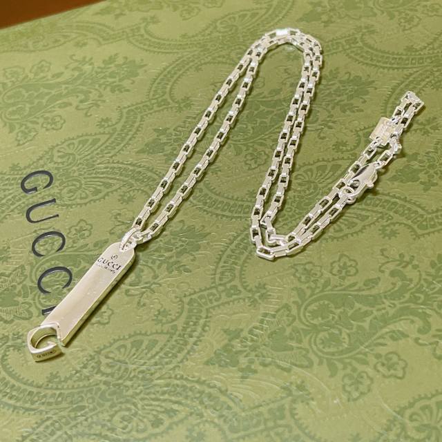 古驰项链最新款链条档次更高明星同款Anger Forest系列双G经典款古驰系列银项链 DDD 细节对版做旧处理 非市面亮面版型 DDD 这款一直在出 古驰里面