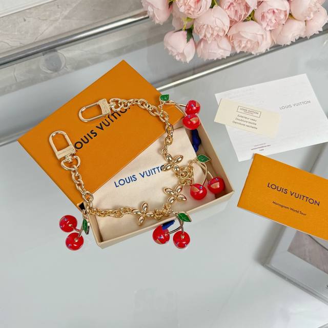 Louis Vuitton 路易威登Lv X Tm Cerise 樱桃包饰包链条包挂 DDD Lv Xtm Lv Cerise 包饰出自路易威登 X村上隆复刻系