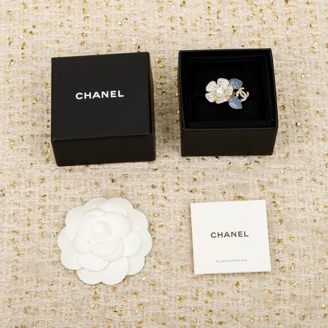 250827 我们出品 预售26号左右出货，Zp8060！量大咨询客Fu DDD 香 蓝色牛仔山茶花戒指 26早春最爆款仿牛仔系列全网首发！老规矩先到先得太爱啦