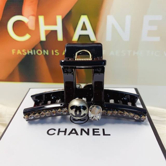 Chanel小香 DDD Chanel发夹 DDD 水钻Logo抓夹气质百搭日常精致小单品 小仙女必入单品 宝藏款 闭眼入推荐款 单个 DDD