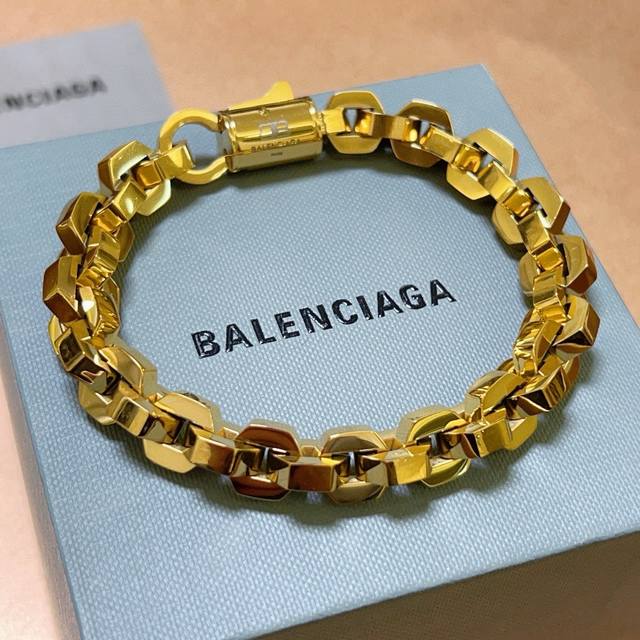 原单货新品 巴黎世家手链Balenciaga手链专柜一致巴黎世家手链 男士火爆款出货 设计独特 前卫 男士必备！ DDD
