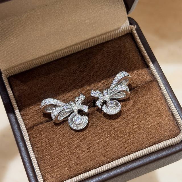 A7202大牌新款 小香风 高级珠宝 蝴蝶结 单钻 耳钉 刘诗诗女神同款 珠宝采用最顶尖的 蝴蝶结7A 栩栩如生，精工的切割高端定制925纯银镶嵌高碳钻 Bli
