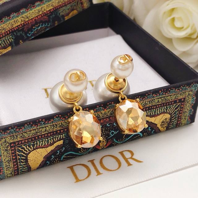 编号Ded0448耳钉 DDD 迪奥Dior 秋款新款字母粉钻气质大小珍珠耳钉 DDD 今日份单品推荐』 DDD Dior 新款项链彩钻水晶 DDD