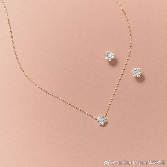 Vca梵克雅宝 花朵项链 S925纯银材质 防过敏 原版Logo 电镀18K繁花盛开 小清新 Vca项链 梵克雅宝项链 DDD