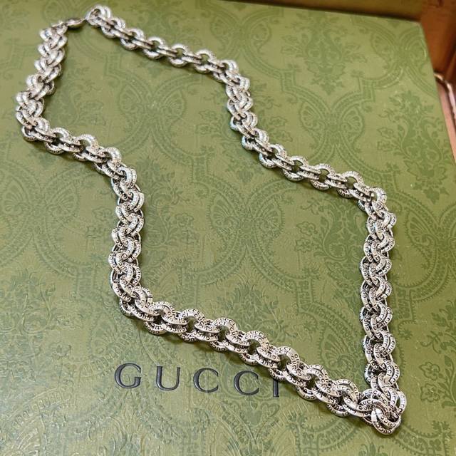 奢华款 古驰项链最新款链条档次更高明星同款。花了一个多月做出来精工细致纯手工打造完美的最新款式 Anger Forest系列双G古驰项链 DDD 细节对版做旧处