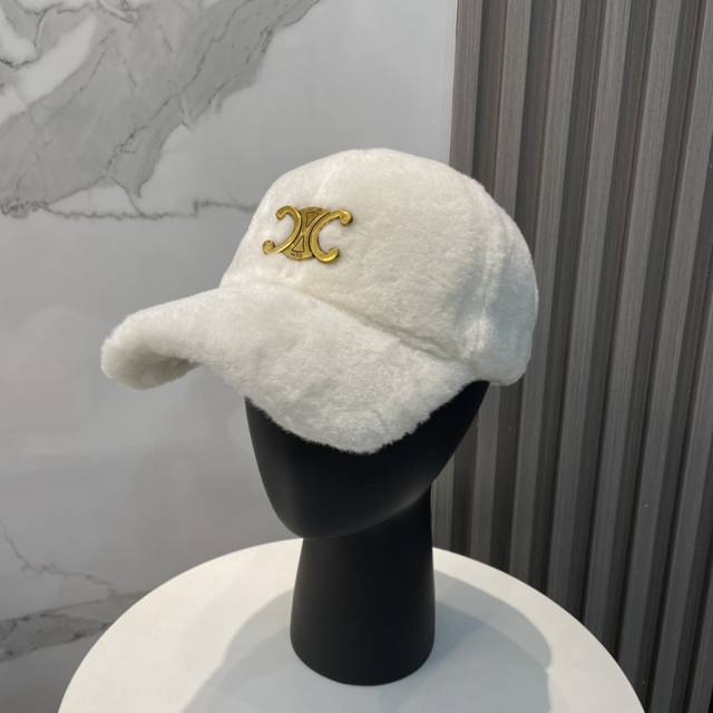 赛琳 Celine 新款秋冬小香风棒球帽毛绒绒的非常舒服 大牌款超好搭配，闭眼入的一款