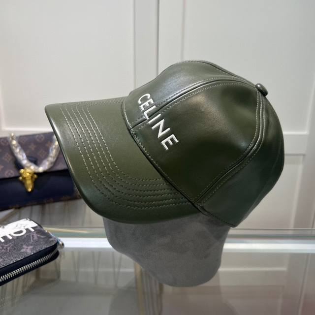 Celine 思琳 新款简约风，秋冬新品系列棒球大牌同步，超好搭配，出货！