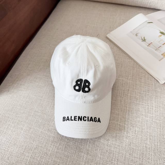 Balencia*A 巴黎世家新款棒球帽 简约时尚超级无敌好看的帽子！