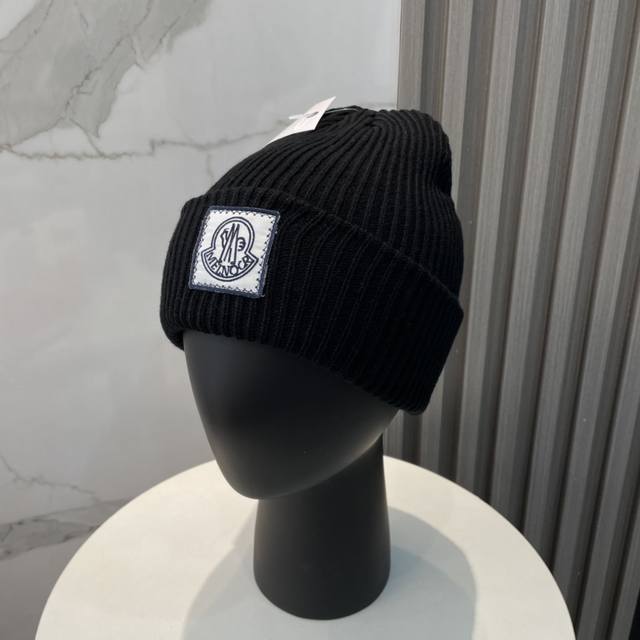 配蒙口防尘袋 蒙口moncler盟可睐官网经典针织帽，原单复刻.非常柔软亲肤，弹性很好有质感又非常百搭的款式~保暖的 羊绒毛线帽，均码有弹性~男女通用，任何头围